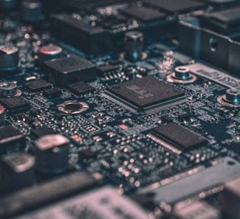 Phoenix Chip Boom Braces for $103K H-1B Fee That Could Choke Talent Pipeline