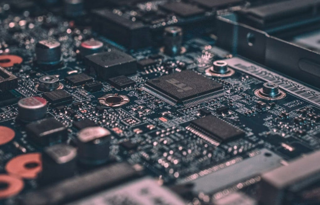 Phoenix Chip Boom Braces for $103K H-1B Fee That Could Choke Talent Pipeline