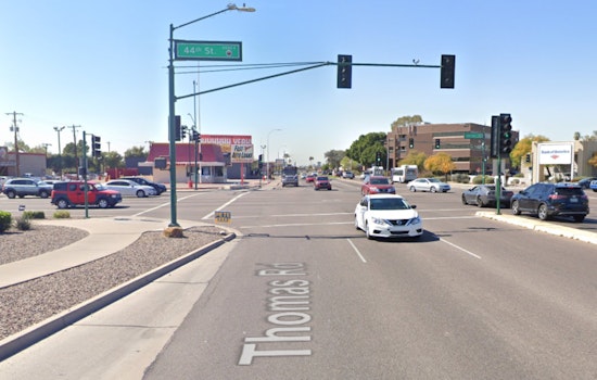 Phoenix Cops Hunt Stabbing Suspect After Attack at Busy East Side Intersection