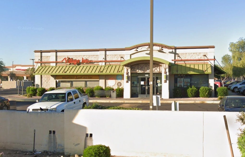 Pier 88 Boiling Seafood Swaps Out North Phoenix's Old Village Inn on Bell Road