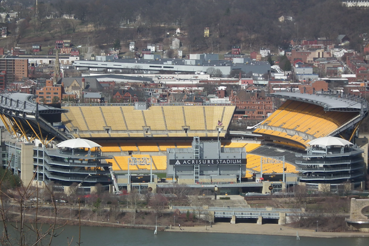 Pittsburgh's RibFest Returns With 100K Fans, Pitt Football and WWE-Style Belts