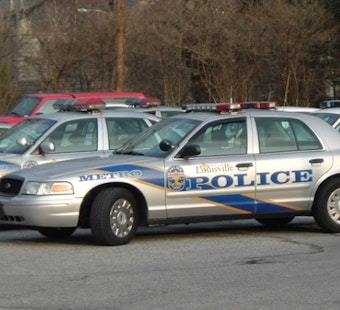 Pleasure Ridge Park Robbery Suspect Flees on Foot as Nearby Schools Adopt Security Protocols