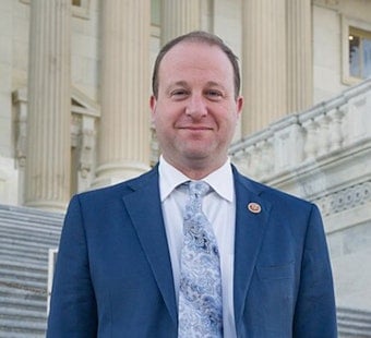 Polis Signs Order to Fast-Track Colorado Permits for Chips, Quantum and Clean Energy