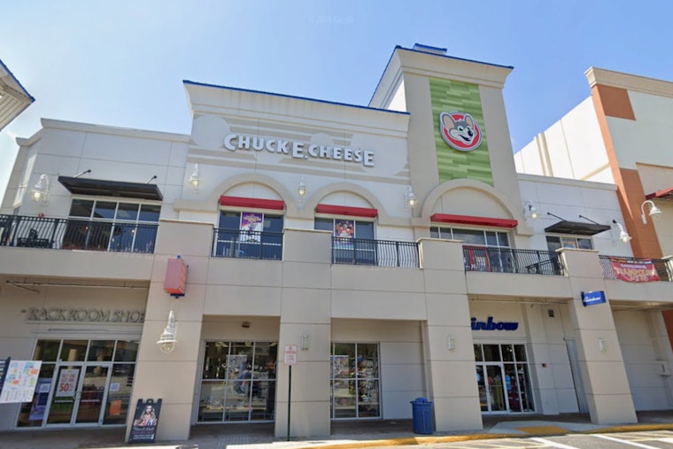 Pompano Beach Man Ambushes Teen Chuck E. Cheese Worker Over Ex's Baby