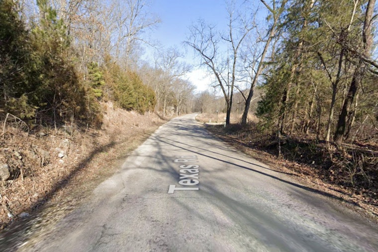 Pulaski County Crash Ejects Both Truck Occupants, Neither Wore Seat Belts