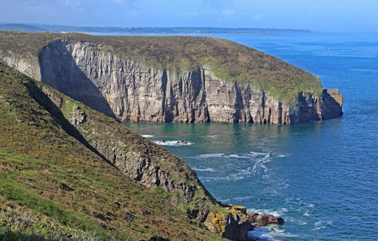 Raleigh Teen, 17, Conquers English Channel to Complete Rare Triple Crown