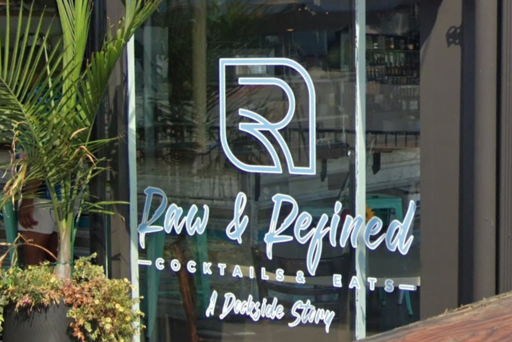 Raw & Refined North Splashes Into Essex, Revives Crazy Tuna Spot With Crab Cakes and Frozen Cocktails