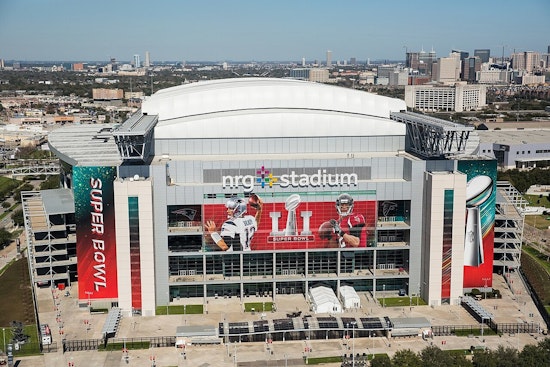 Ringling Bros. Roars Into Reliant Stadium With Cannon Blasts, No Animals