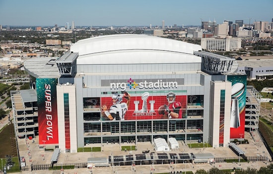 Ringling Bros. Roars Into Reliant Stadium With Cannon Blasts, No Animals