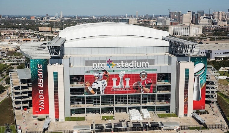 Ringling Bros. Roars Into Reliant Stadium With Cannon Blasts, No Animals
