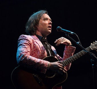 Rufus Wainwright Brings Pandemic-Born Requiem to Oswald Arrest Site in Oak Cliff