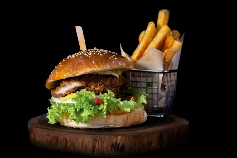 Rutherford Burger Joint Opens in West End