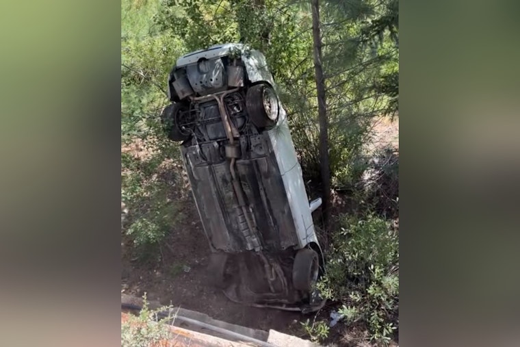 Sacramento Carjacking Suspect Crashes, Flees Across I-80 Into Truckee Creek