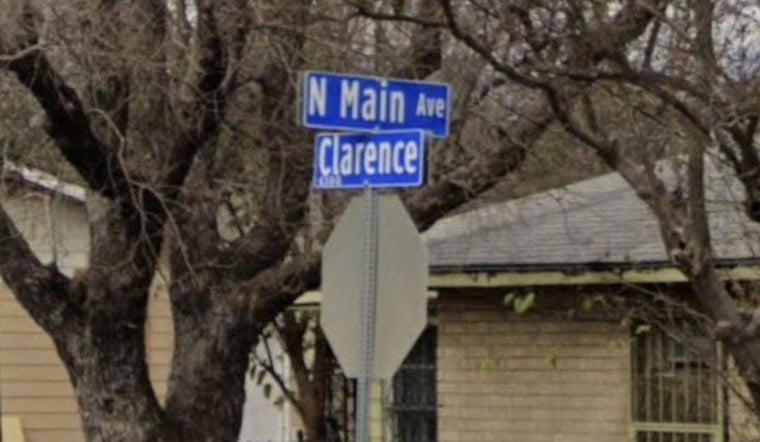 San Antonio Cops Pull 26 Pugs From Filthy Clarence Street Home
