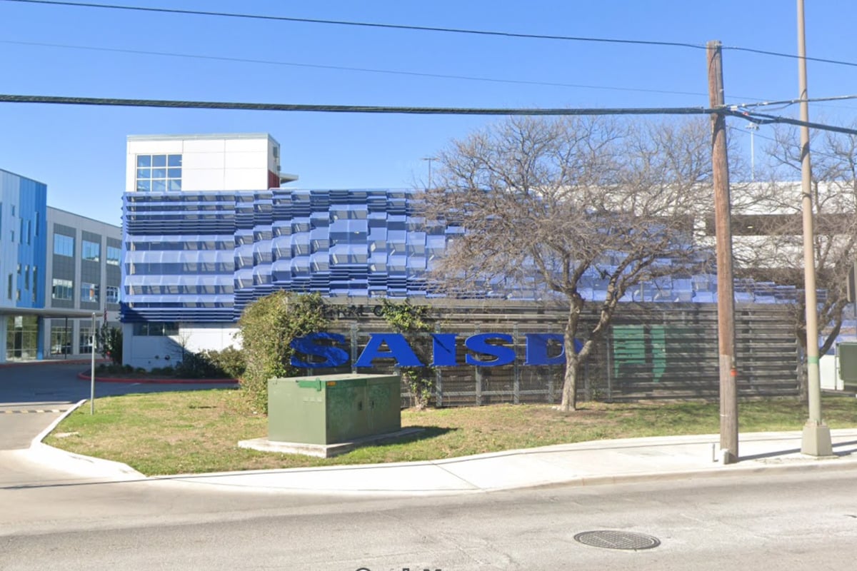 San Antonio SAISD Weighs Controversial Bluebonnet Curriculum