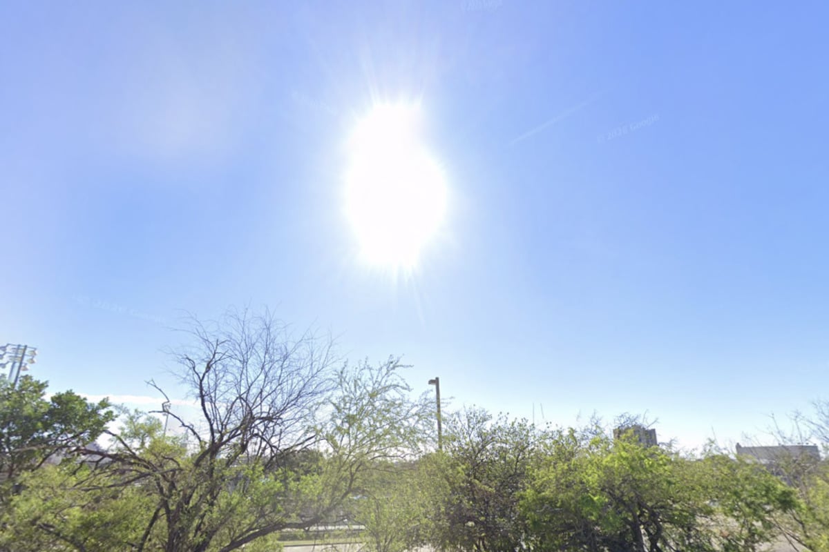San Antonio Sizzles as Brutal Heat Wave Broils Alamo City Through Workweek