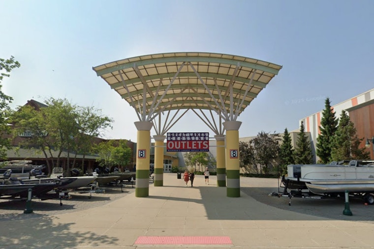 Sbarro Brawl At Great Lakes Crossing Sends One To Hospital, One To Jail