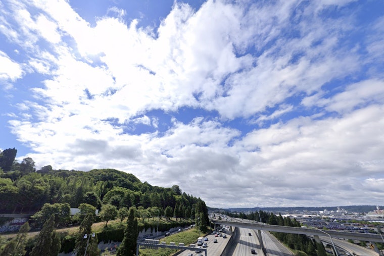 Seattle Smokeout as Sunny Weekend Sets Stage for Cooler Week