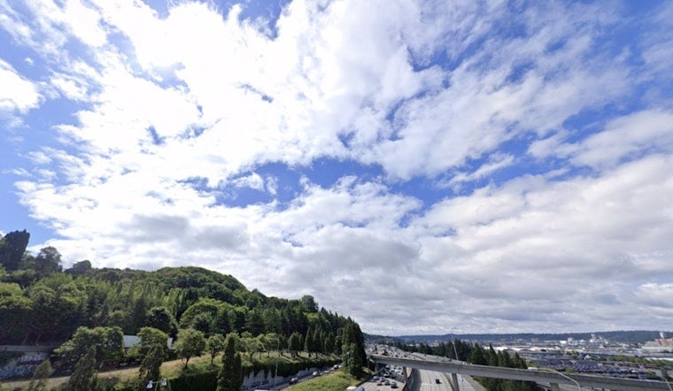 Seattle Smokeout as Sunny Weekend Sets Stage for Cooler Week