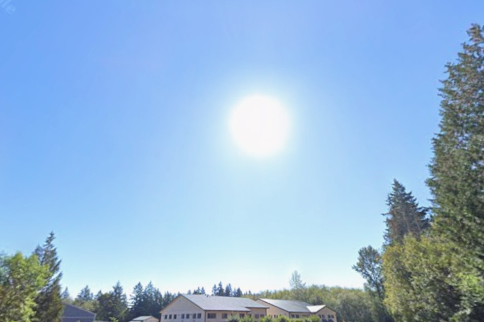 Seattle’s Brief Friday Sun Gives Way to Puget Sound Weekend Soaker