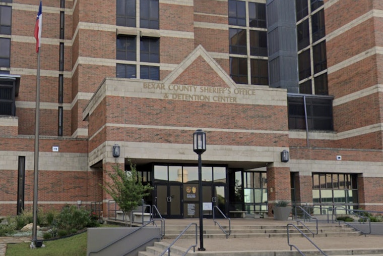 Second Woman Arrested in Knifepoint Mugging of Knicks Fans in San Antonio