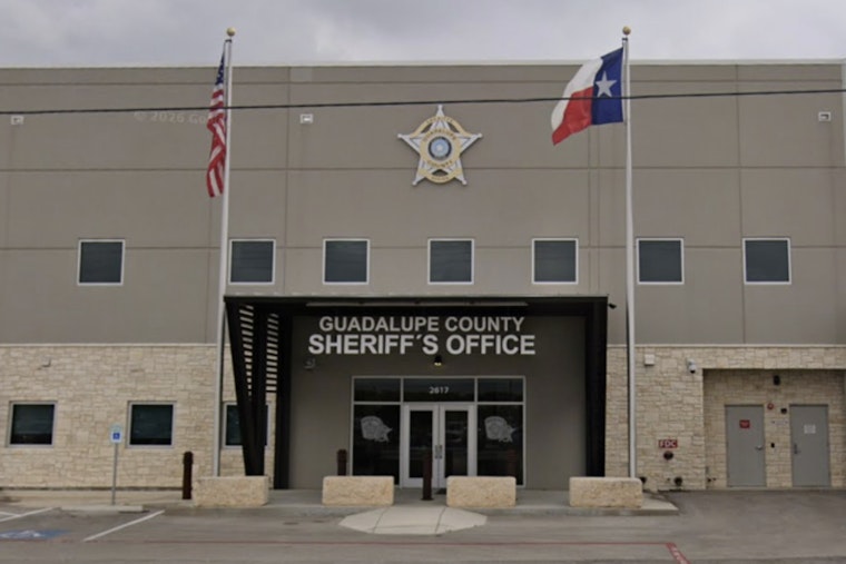 Seguin Deputies Fatally Shoot Man Holding Knife to Woman's Neck