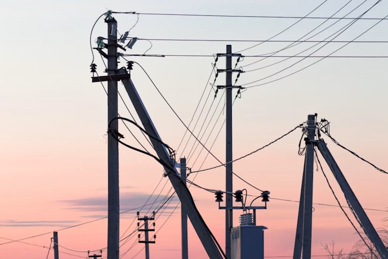 Semi Snags Power Line In Sebastopol, Knocks Out Electricity To 3,000