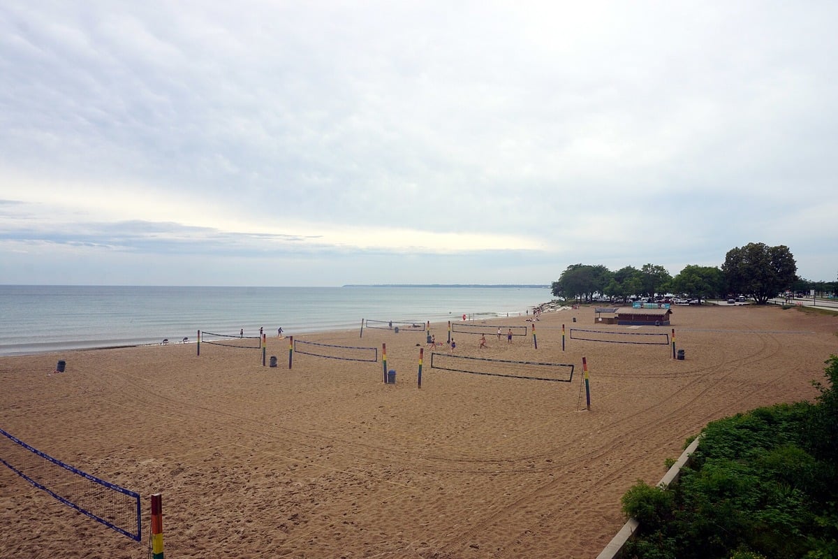 Sewer Overflow Turns All 3 Milwaukee Lakefront Beaches Into No-Swim Zones