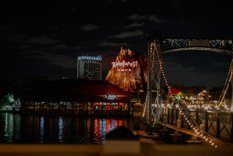 Six Ravens Takes Flight at Disney Springs With Medieval ‘Coffyn’ Sandwiches