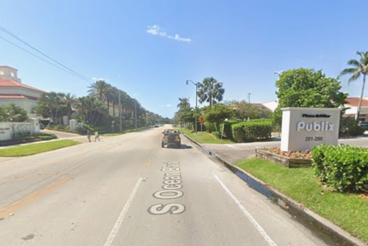 Small Plane Ditches Off Lantana Beach, Everyone Aboard Walks Away Safe
