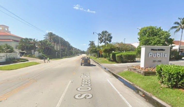 Small Plane Ditches Off Lantana Beach, Everyone Aboard Walks Away Safe
