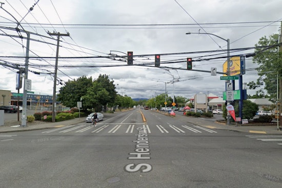 South Seattle Driver Pulled From Car After Slamming Into Tree Near Rainier Beach