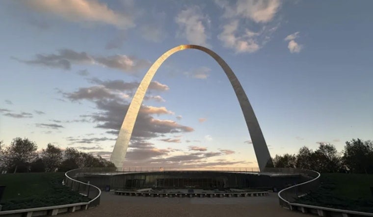 St. Louis Gateway Arch Private-Party Bill Jumps Senate Hurdle