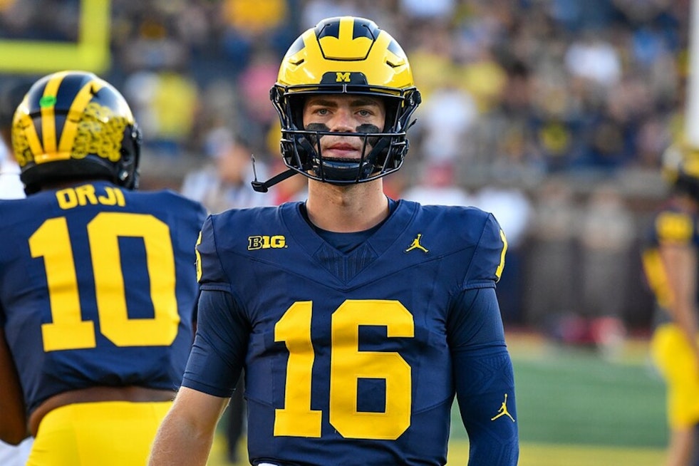 Stanford Names Cancer Survivor Davis Warren Its Starting Quarterback