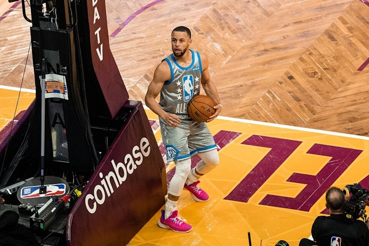 Steph Curry Sells Atherton Mansion at $900K Loss Amid AI-Fueled Price Boom