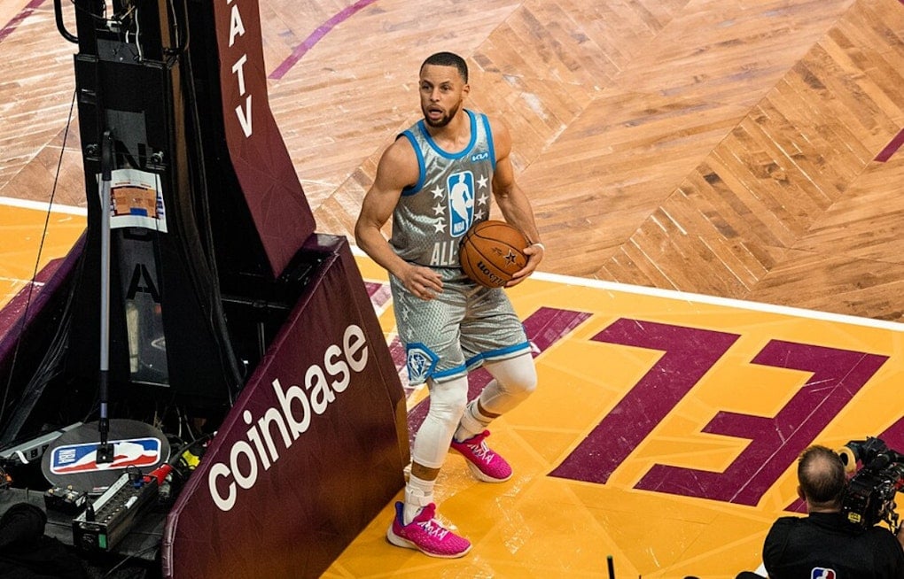Steph Curry Sells Atherton Mansion at $900K Loss Amid AI-Fueled Price Boom