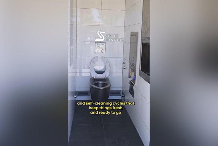 Stockton’s Robo Toilets Clean Themselves, Boot You After 10 Minutes