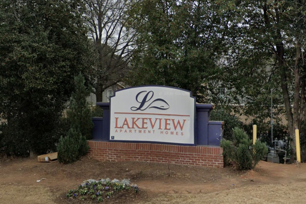 Stone Mountain Complex Loses Clubhouse to Fire Hours After Fatal Shooting