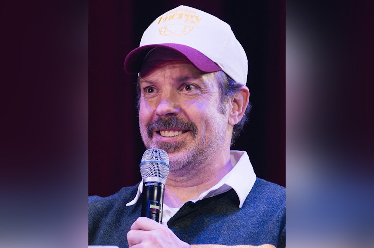 Sudeikis Storms Madison Square Garden Stage For Ted Lasso Duet With Mumford