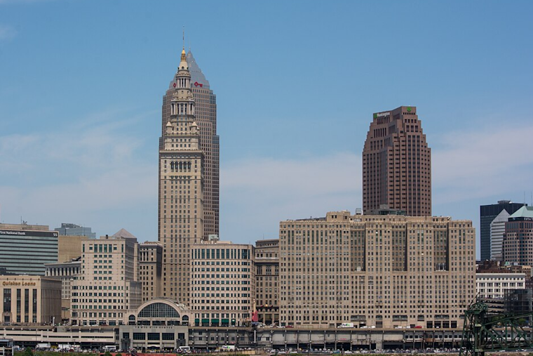 Sunny Reprieve in Cleveland as Lake Erie Rip Currents Rage, Midweek Storms Loom