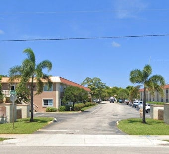 SWAT Swarms Wilton Manors Condo Complex as Police Hunt Violent Crime Suspect