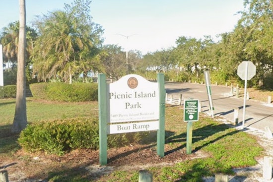 Tampa Boat Slams Into Picnic Island Jetty, Killing 61-Year-Old Passenger