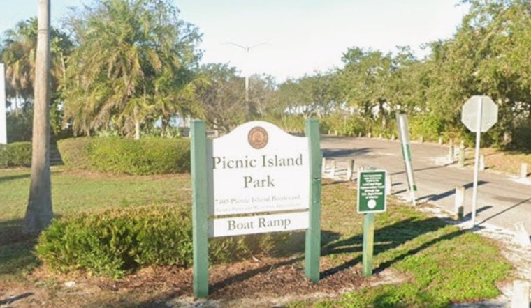 Tampa Boat Slams Into Picnic Island Jetty, Killing 61-Year-Old Passenger