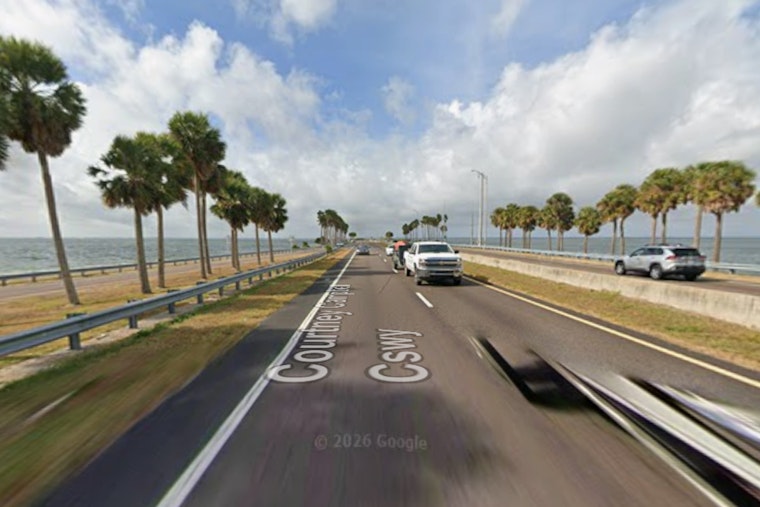 Tampa Driver Dies In Courtney Campbell Causeway Crash