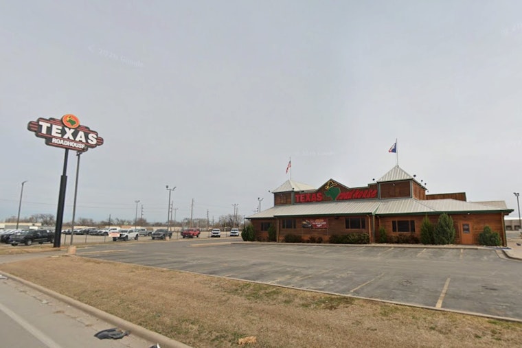 Texas Roadhouse Denies Viral Claim Black Diners' Food Was Tampered With