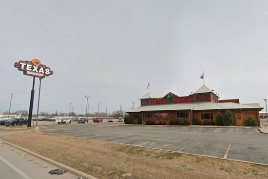 Texas Roadhouse Denies Viral Claim Black Diners' Food Was Tampered With