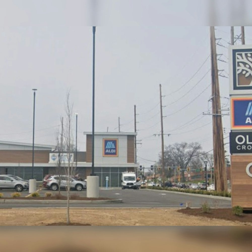 Texas Roadhouse Rides Into Olivette With 300-Seat Steakhouse at Olive Crossing