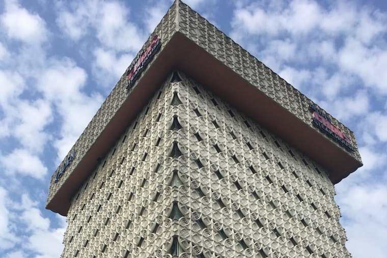 Texas Roadhouse Snaps Up Louisville's Pink Skyscraper for $12 Million