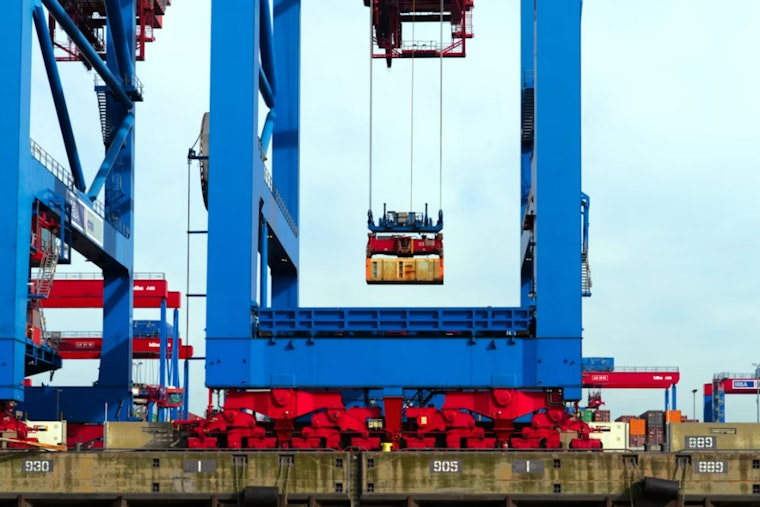 Three 20-Story Electric Cranes Land at Honolulu Harbor After 2,600-Mile Voyage