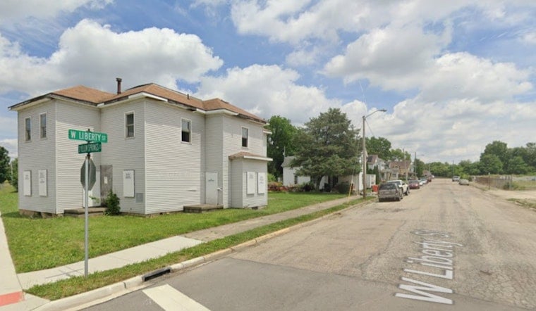 Three Shot on Springfield's West Liberty Street, Gunman Still on the Loose